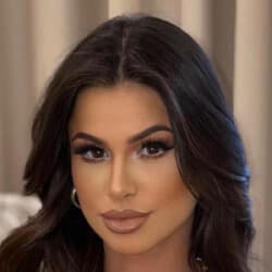 Marina Ruiz - Age, Bio, Family | Famous Birthdays