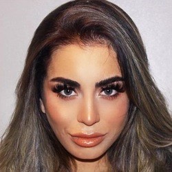 Katie Salmon - Age, Bio, Family | Famous Birthdays