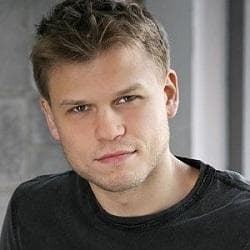 Aaron Schwartz - Age, Bio, Family | Famous Birthdays