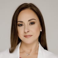Dra. Klara Senior