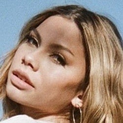 Bella Shepard - Age, Bio, Family | Famous Birthdays