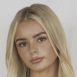 Bronte Sheppeard - Age, Bio, Family | Famous Birthdays