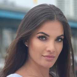 Kira Shine - Age, Bio, Family | Famous Birthdays