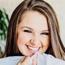Lizzie Sider - Age, Bio, Family | Famous Birthdays