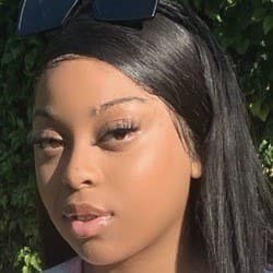 Lee Simms - Age, Bio, Family | Famous Birthdays
