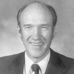 Alan K. Simpson - Bio, Family | Famous Birthdays