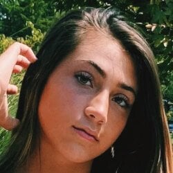 Jenna Sinatra - Age, Bio, Family | Famous Birthdays