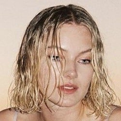 Astrid Wett - Age, Bio, Family | Famous Birthdays