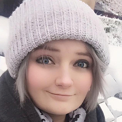 Holly Wolf (Cosplayer) - Age, Bio, Family | Famous Birthdays