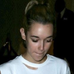 Sarah Snyder - Age, Bio, Family | Famous Birthdays