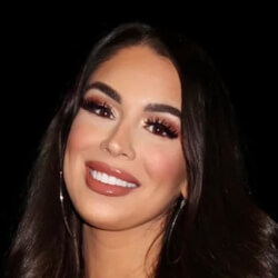 Alyssa Spivack - Age, Bio, Family | Famous Birthdays