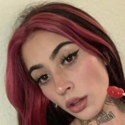 Famous Laylas | Famous Birthdays