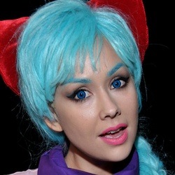 Stephanie Michelle - Age, Bio, Family | Famous Birthdays