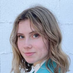 Emily Stephens - Age, Bio, Family | Famous Birthdays