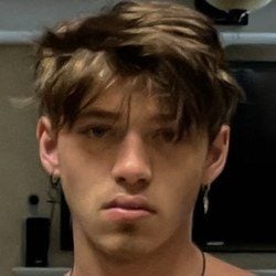 Chase Stobbe - Age, Bio, Family | Famous Birthdays