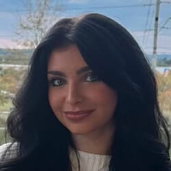 Savanna Samson - Age, Bio, Family | Famous Birthdays