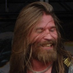 Bassists born in Sweden