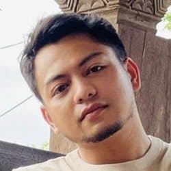 Raja Syahiran - Age, Bio, Family | Famous Birthdays
