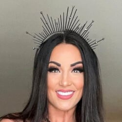 Courtney Tillia - Age, Bio, Family | Famous Birthdays