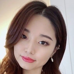 HeatheredEffect ASMR - Age, Bio, Family | Famous Birthdays