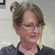 Jennifer Van Den Akker