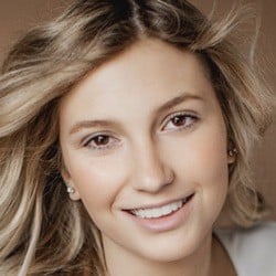 Ellie Vandeel - Age, Bio, Family | Famous Birthdays