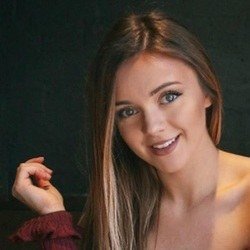 Famous Naomis | Famous Birthdays