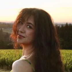 Hope Watson - Age, Bio, Family | Famous Birthdays
