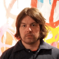 Bassists born in New York