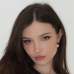 Dainty Wilder - Age, Bio, Family | Famous Birthdays