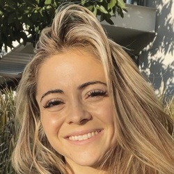 Savannah Wright - Age, Bio, Family | Famous Birthdays