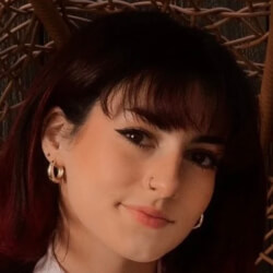 xumiiz - Age, Bio, Family | Famous Birthdays