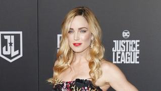 Caity Lotz - Age, Family, Bio | Famous Birthdays
