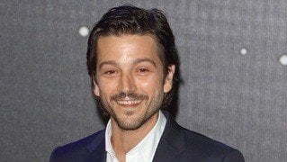 Diego Luna - Age, Family, Bio | Famous Birthdays